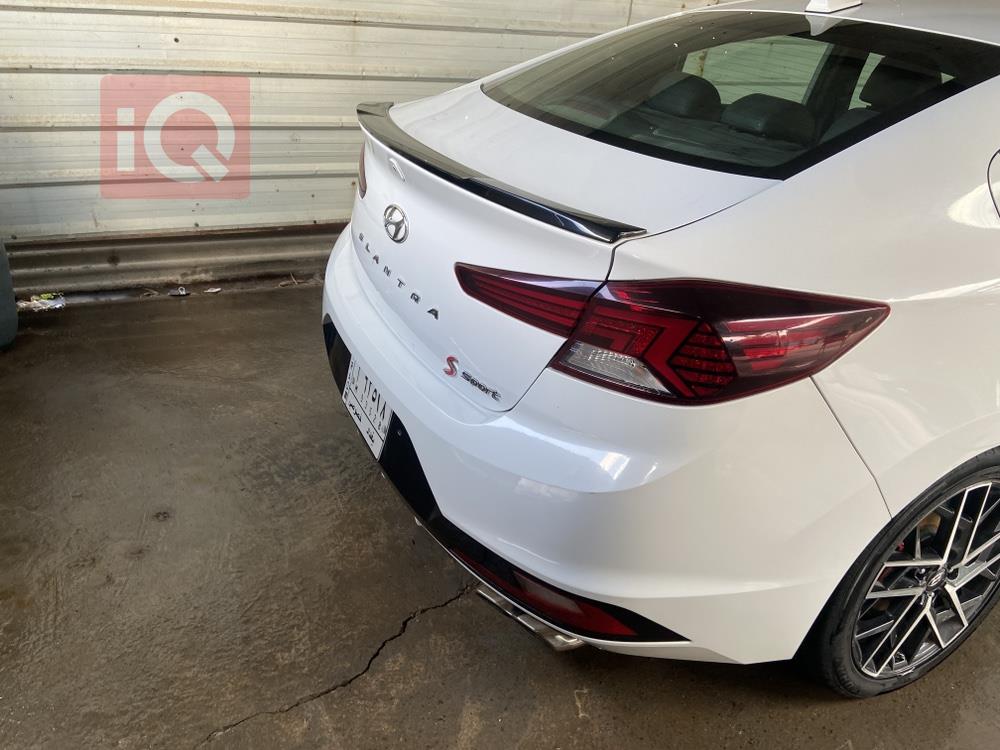 هیوندای ئەلەنترا
